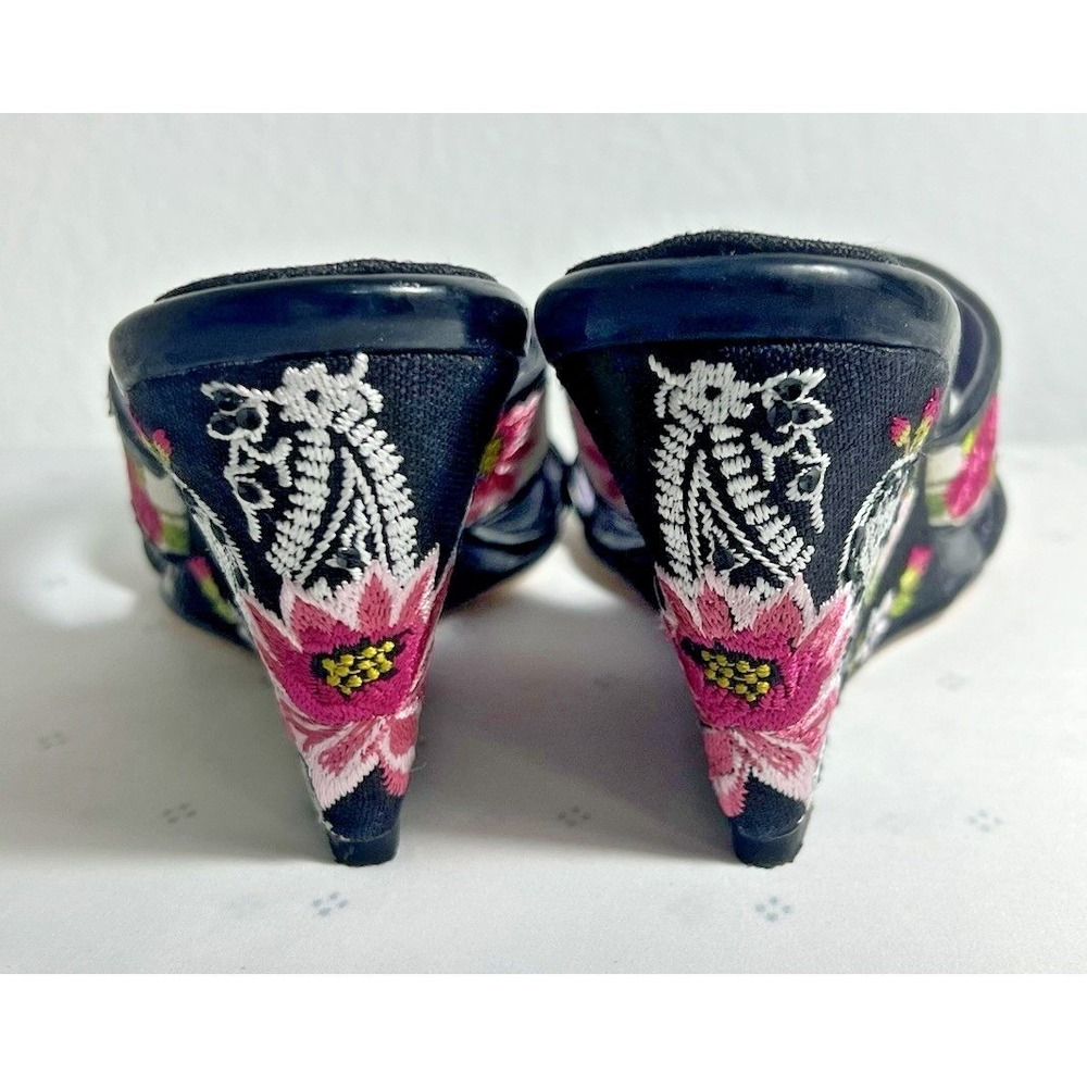 Vintage BEVERLY FELDMAN Floral Wedge Sandals Embroidered High Heels Slip RARE 8 - Picture 4 of 15